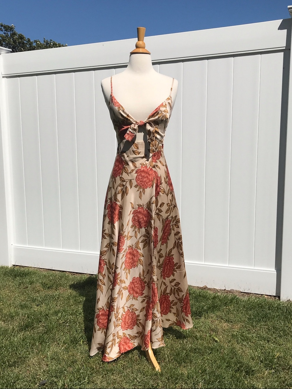 Thanne Billy J Floral Satin Tie Front Cutout Maxi Dress - Gold/Red Floral Size 8